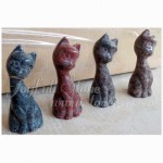 KR-039, Granite cat figurines