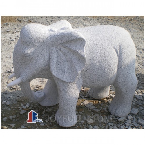 KA-714, estatuas de elefantes